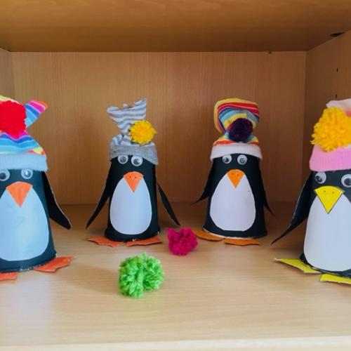 Pinguin mit Bommelmütze