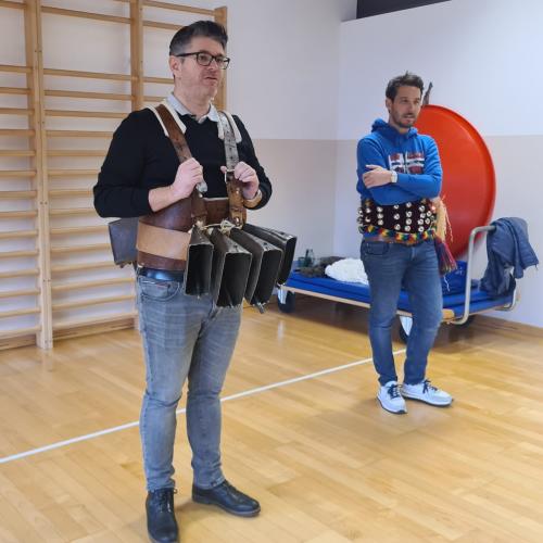 Roller und Scheller