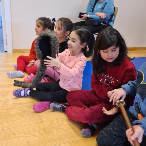 Kinder dürfen Gegenstände berühren