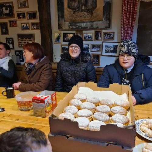 Kinder In der Hexenkuchl