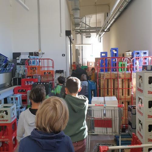 Kinder in SPAR Filiale