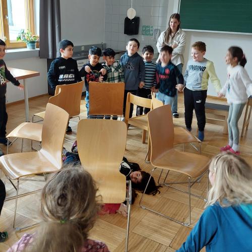 Kinder beim Theaterspielen