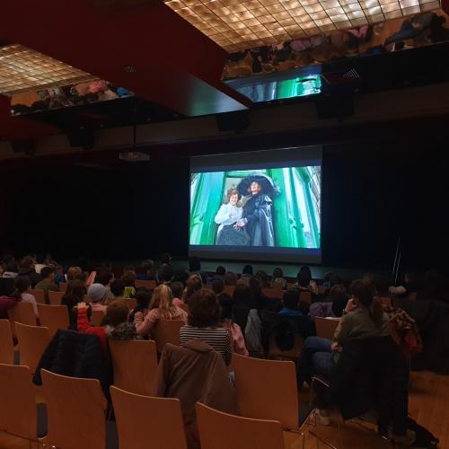 Kinder im Schulkino