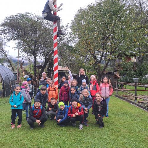 Klassenfoto im Freien