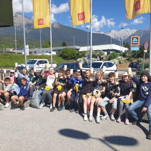 Gruppenfoto müll sammelaktion