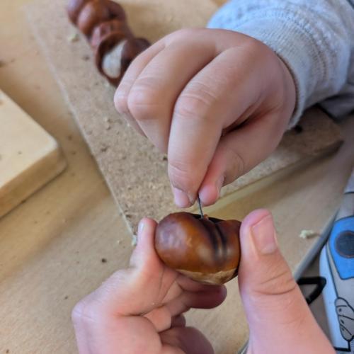 Loch durch Kastanie bohren