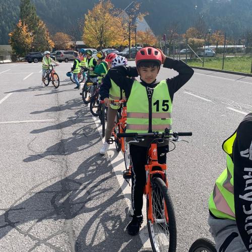Kinder auf dem Fahrrad