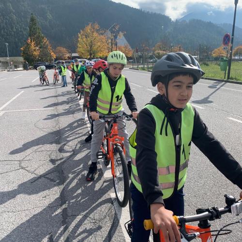 Kinder auf dem Fahrrad