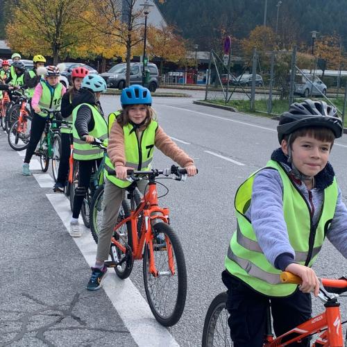 Kinder beim Radfahren