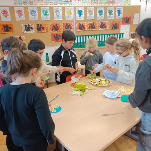 Kinder beim Arbeiten