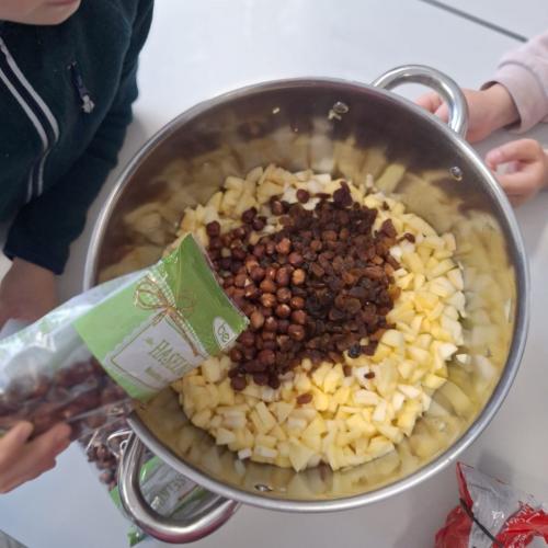 restliche Zutaten hinzufügen