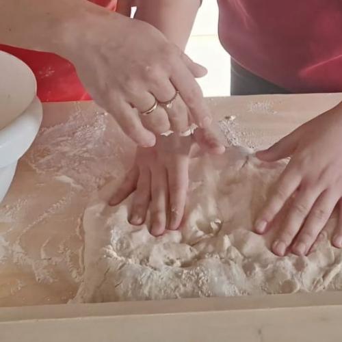 Der Teig wird geknetet