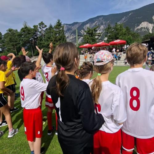 unsere Mannschaft von hinten fotografiert