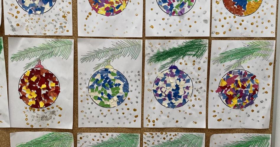 Christbaumkugeln gestaltet aus bunten Papier