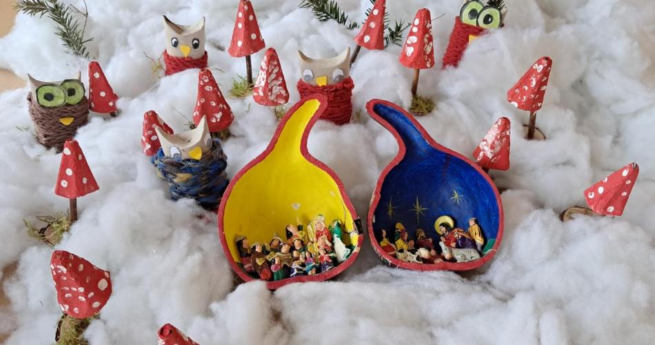 Weihnachtskrippe im Schnee