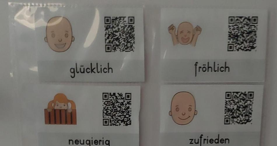 Sprechende Türen - Wort + Bild + QR-Code mit Gebärde