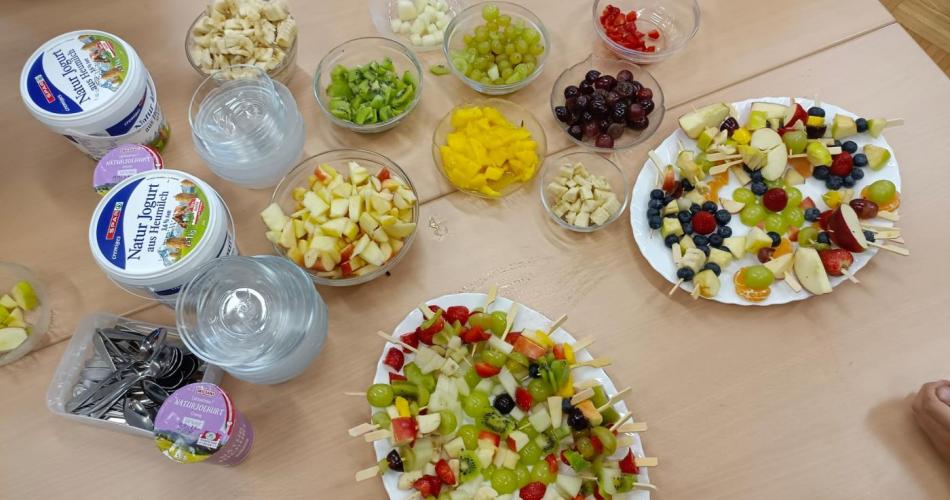 Obstverarbeitung - Spieße, Yoghurt