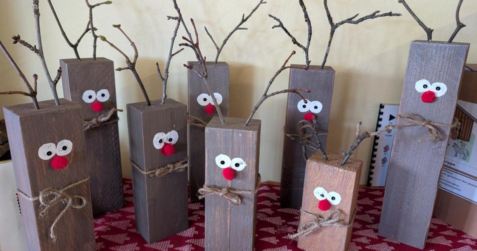 Rentiere aus Holz