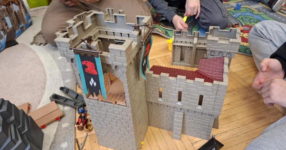 Ritterburg aus Playmobil-Steinen