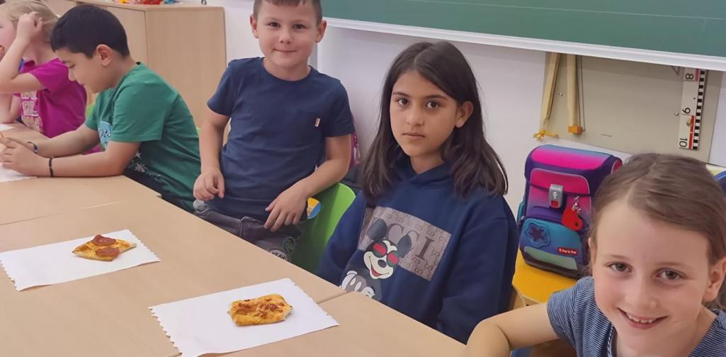 Donnerstag (drei Stationen) Donnerstag (drei Stationen)