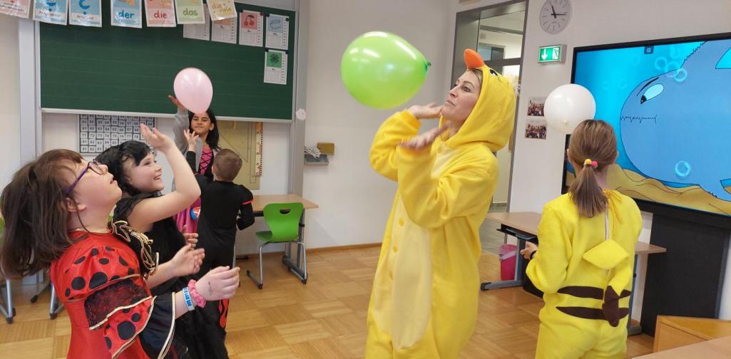 Luftballon spielen